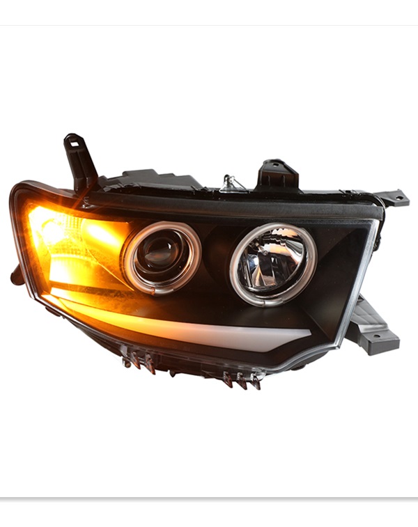 2009 Mitsubishi pajero headlamp and taillamp 